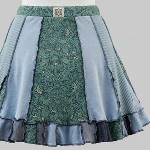 TRNKA 80’s MINI BOHEMIAN SKIRT WITH PANNED DESIGN. SIZE MEDIUM. GOOD CONDITION